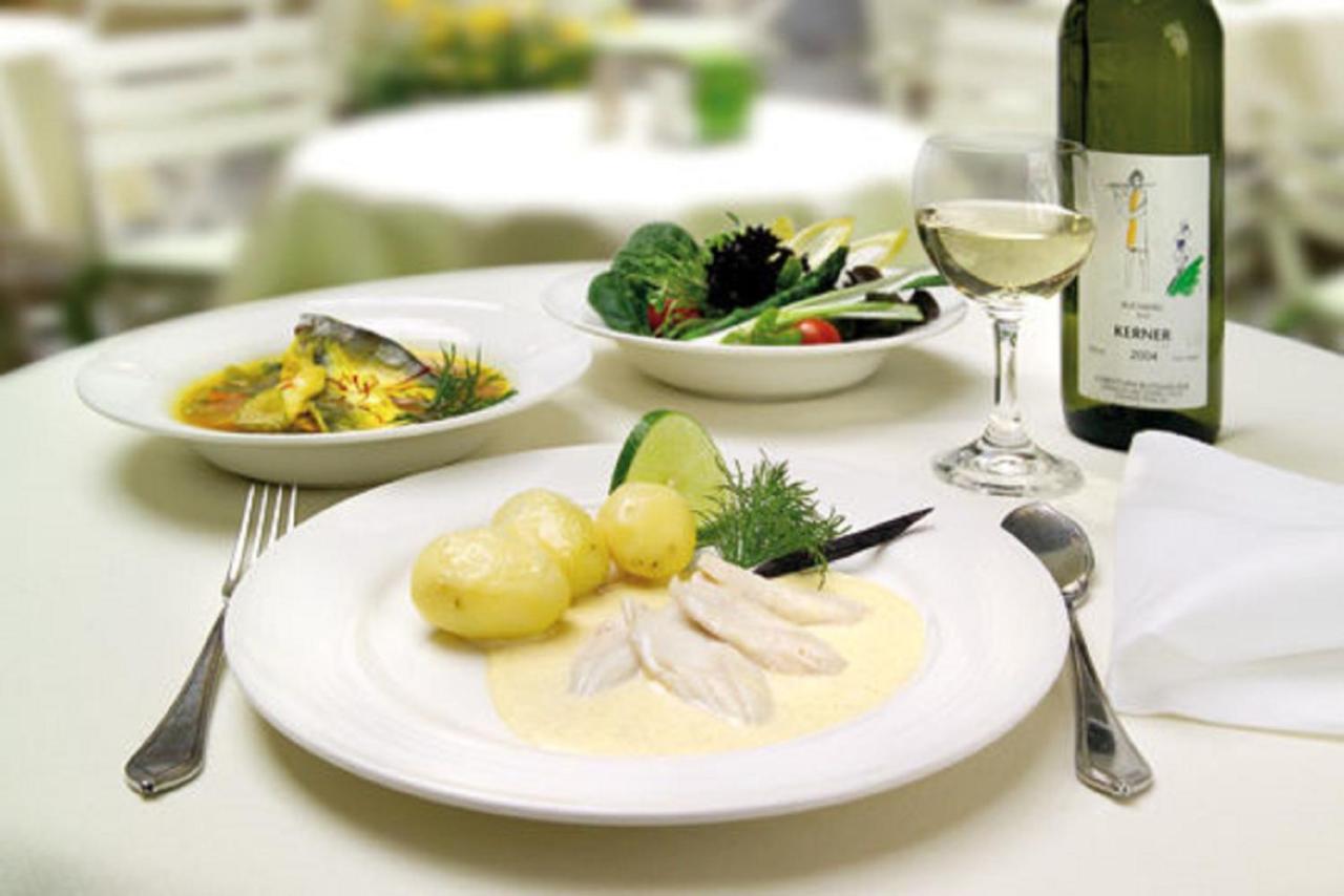 Hotel Mozart รอร์สชาช ภายนอก รูปภาพ
