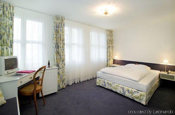 Hotel Mozart รอร์สชาช ภายนอก รูปภาพ