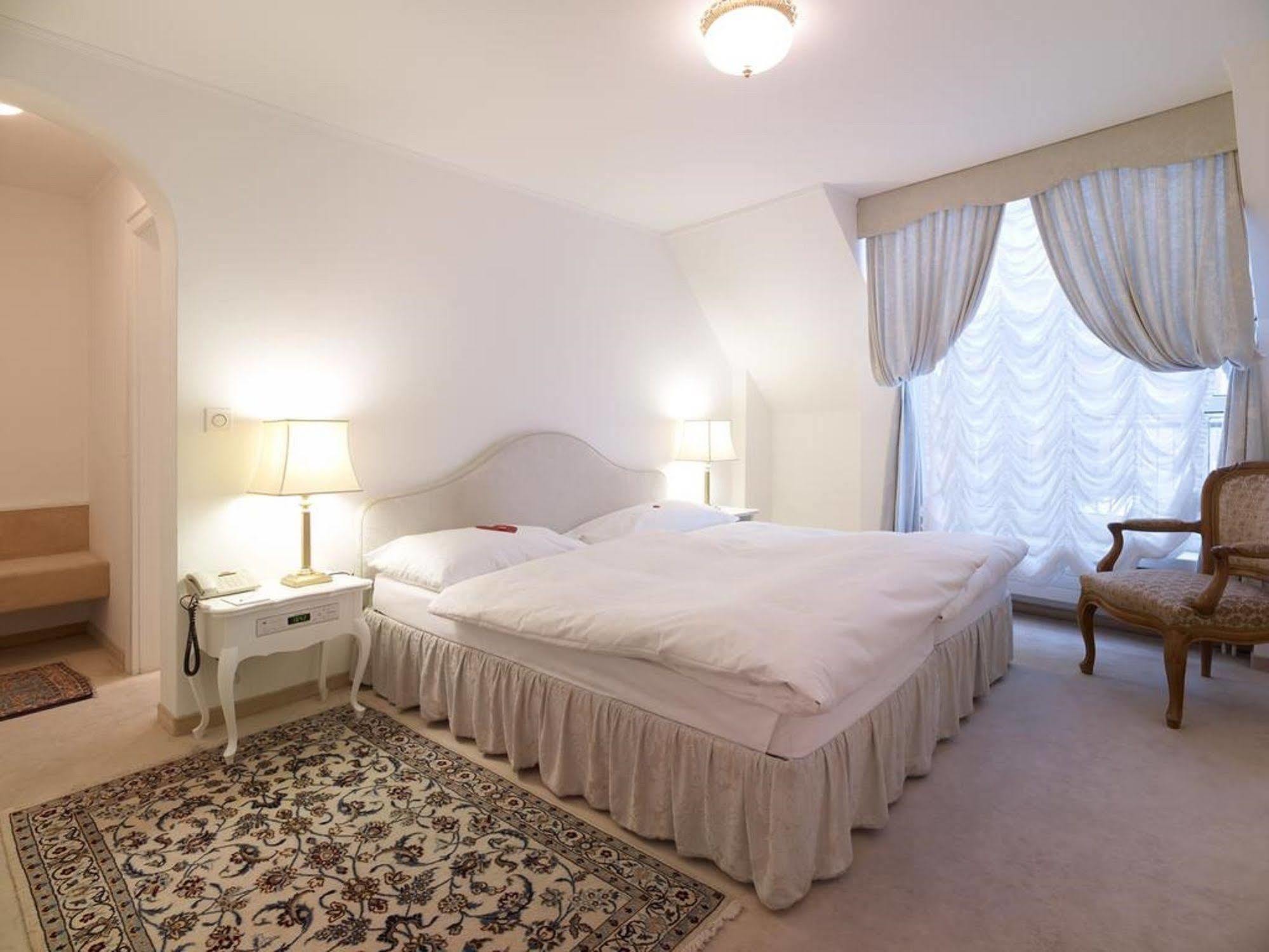Hotel Mozart รอร์สชาช ภายนอก รูปภาพ