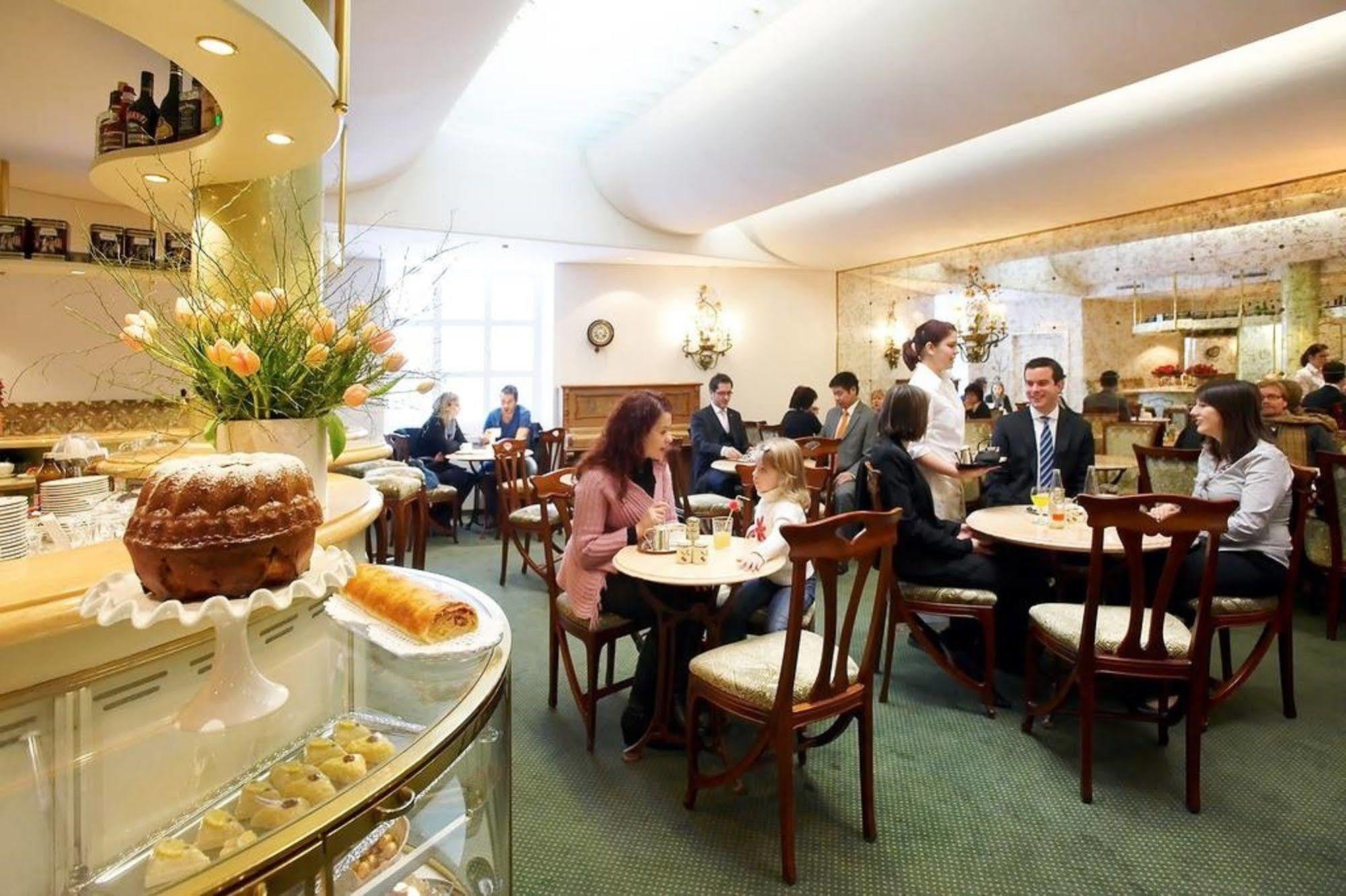 Hotel Mozart รอร์สชาช ภายนอก รูปภาพ